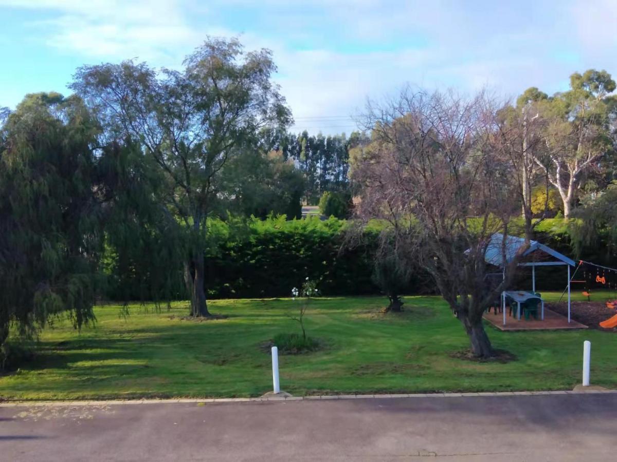 The Terang Motor Inn Buitenkant foto
