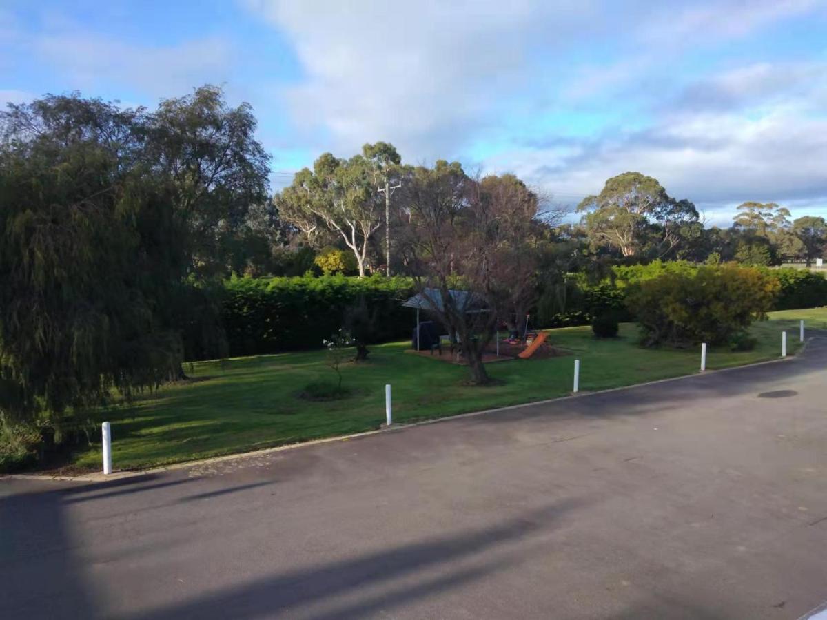 The Terang Motor Inn Buitenkant foto