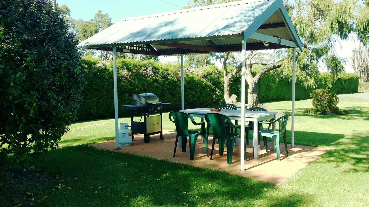 The Terang Motor Inn Buitenkant foto